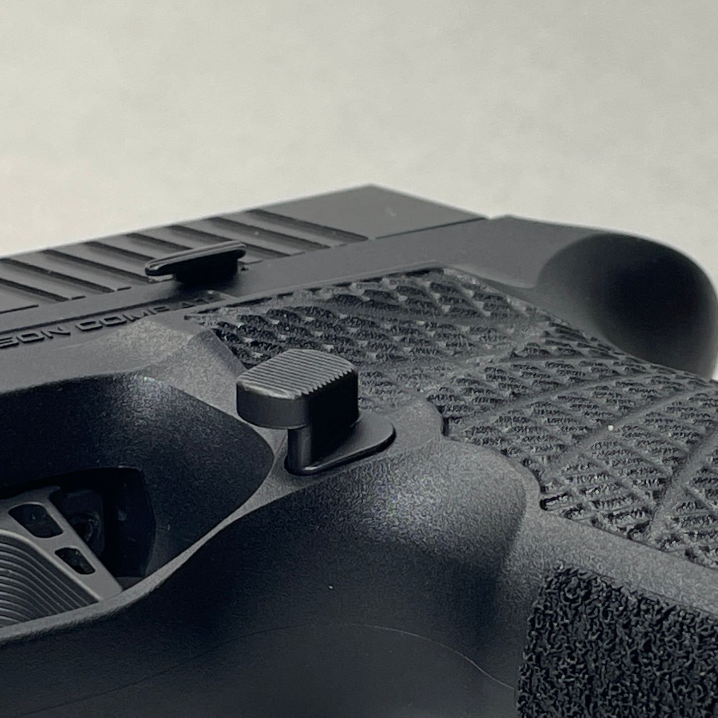 Align Tactical Offset P320 Extended Magazine Release image 1